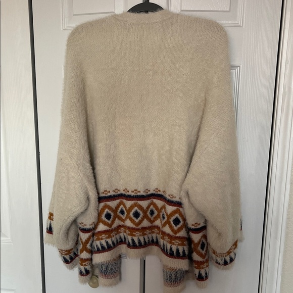 a.n.a Cream Cardigan with Multicolor Geometric Pattern - Picture 4 of 4